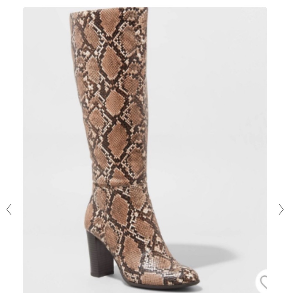 High knee Snake 🐍 print boots